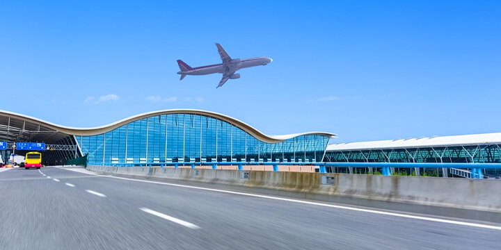 Diego Aracena International Airport (IQQ)