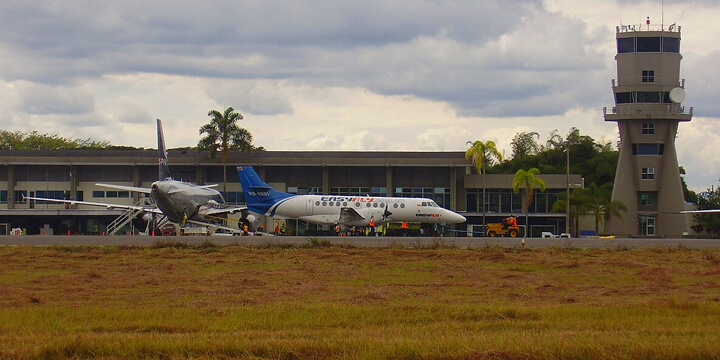 Edén International Airport (AXM)